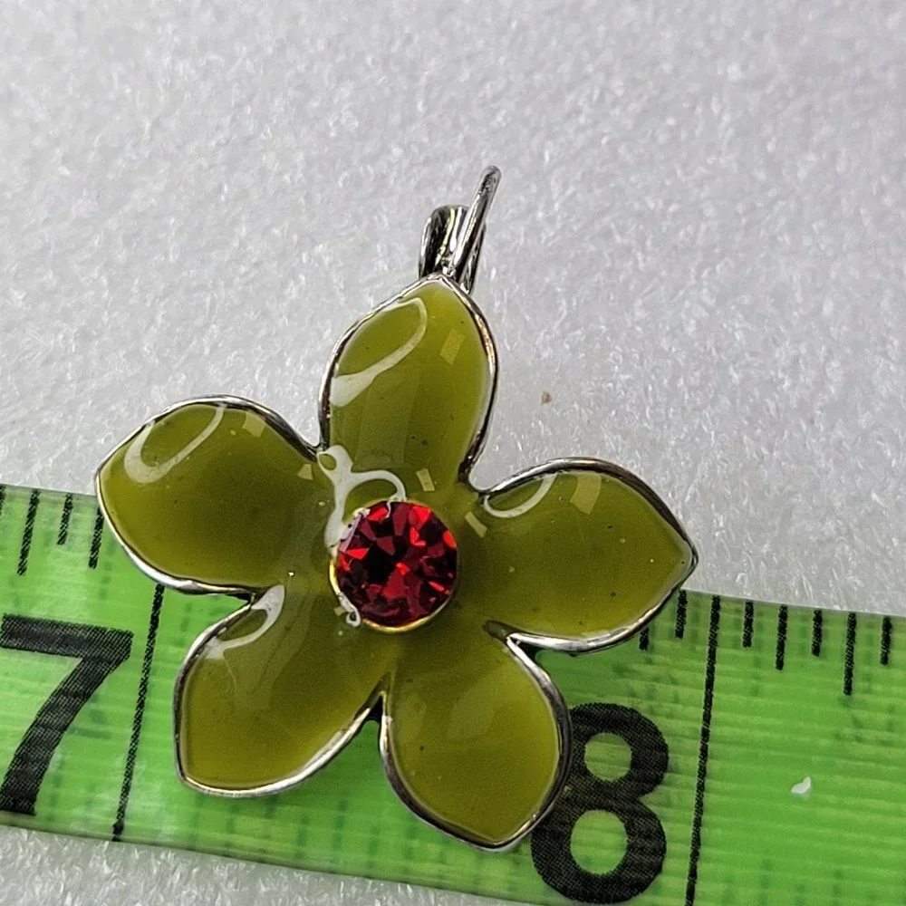 Green Enamel Flower Earrings with Red Rhinestone - Picture 9 of 10